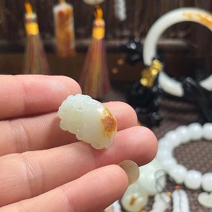 小****和田玉(白玉)未镶嵌颈饰