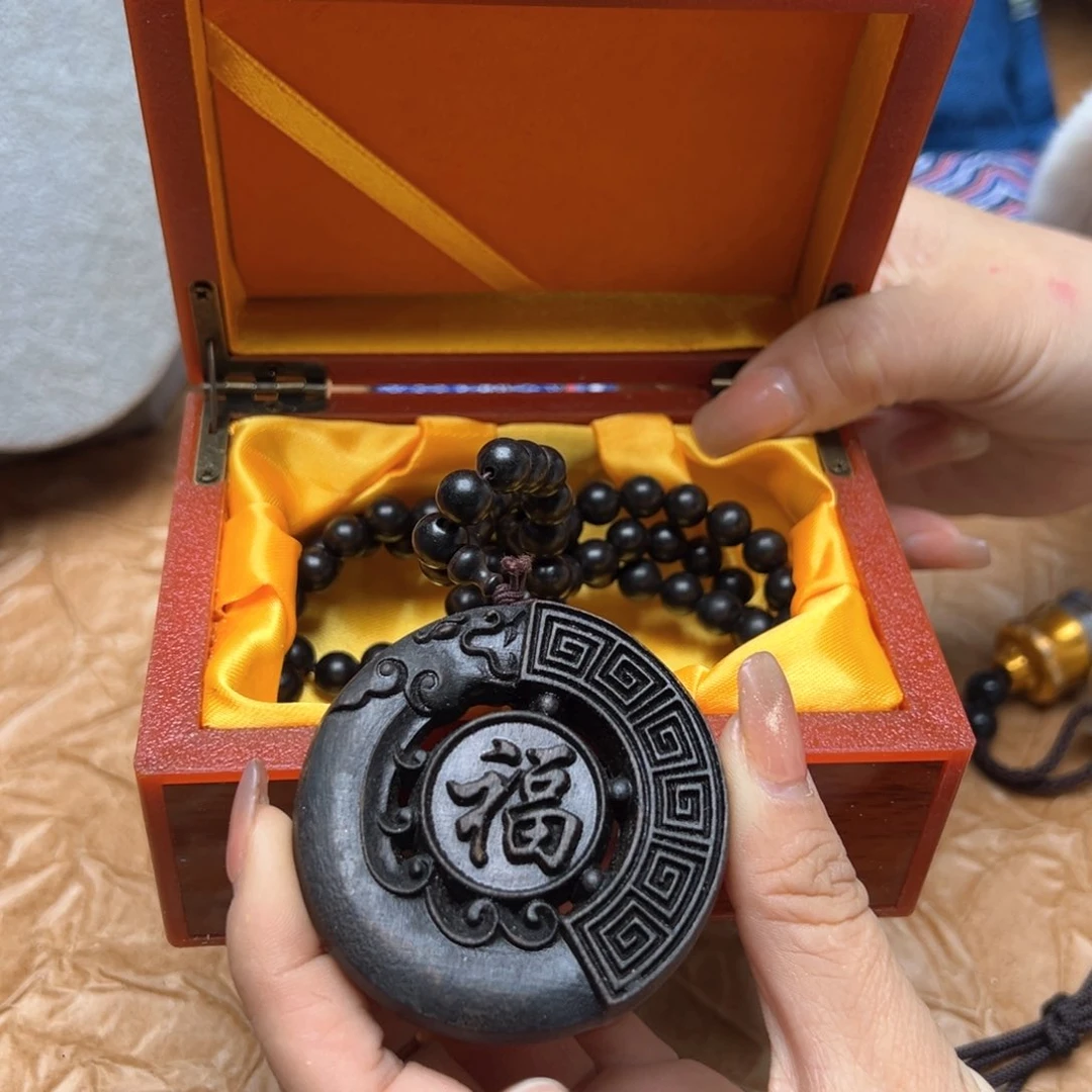 大叶紫檀（黑酸枝木类）