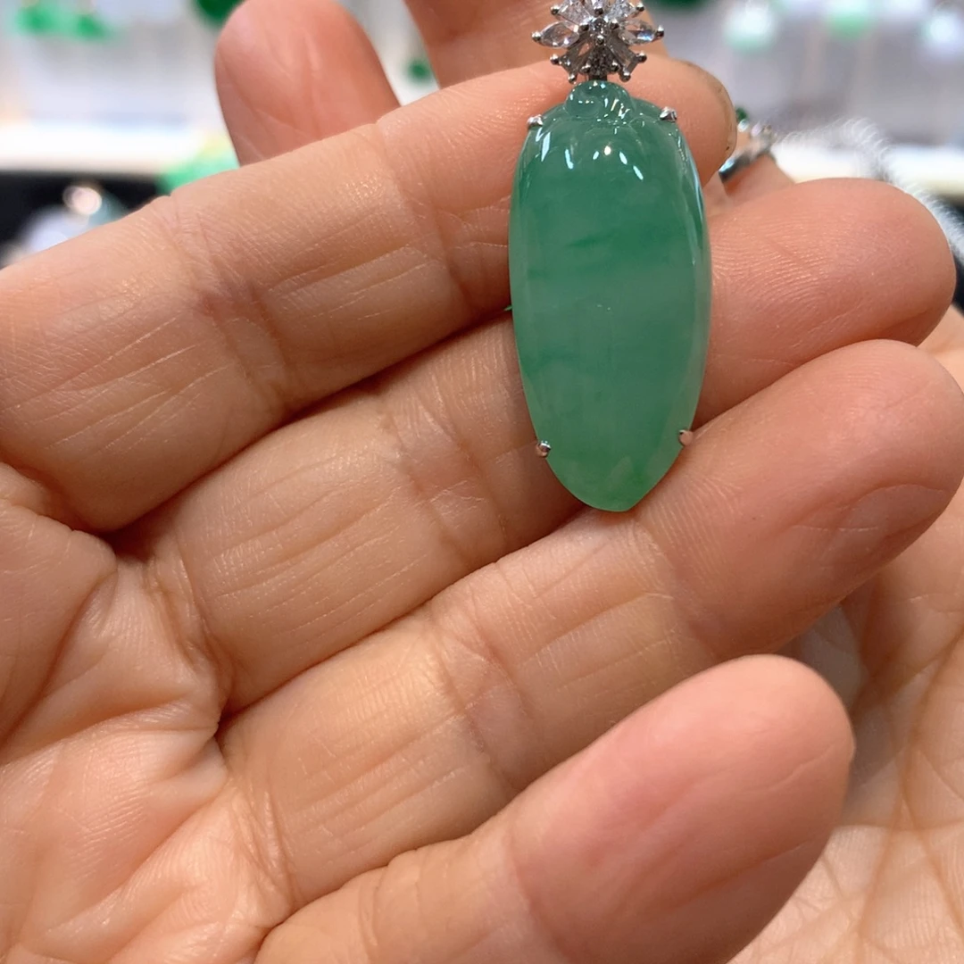 翡翠18K金镶嵌颈饰天然翡翠A货