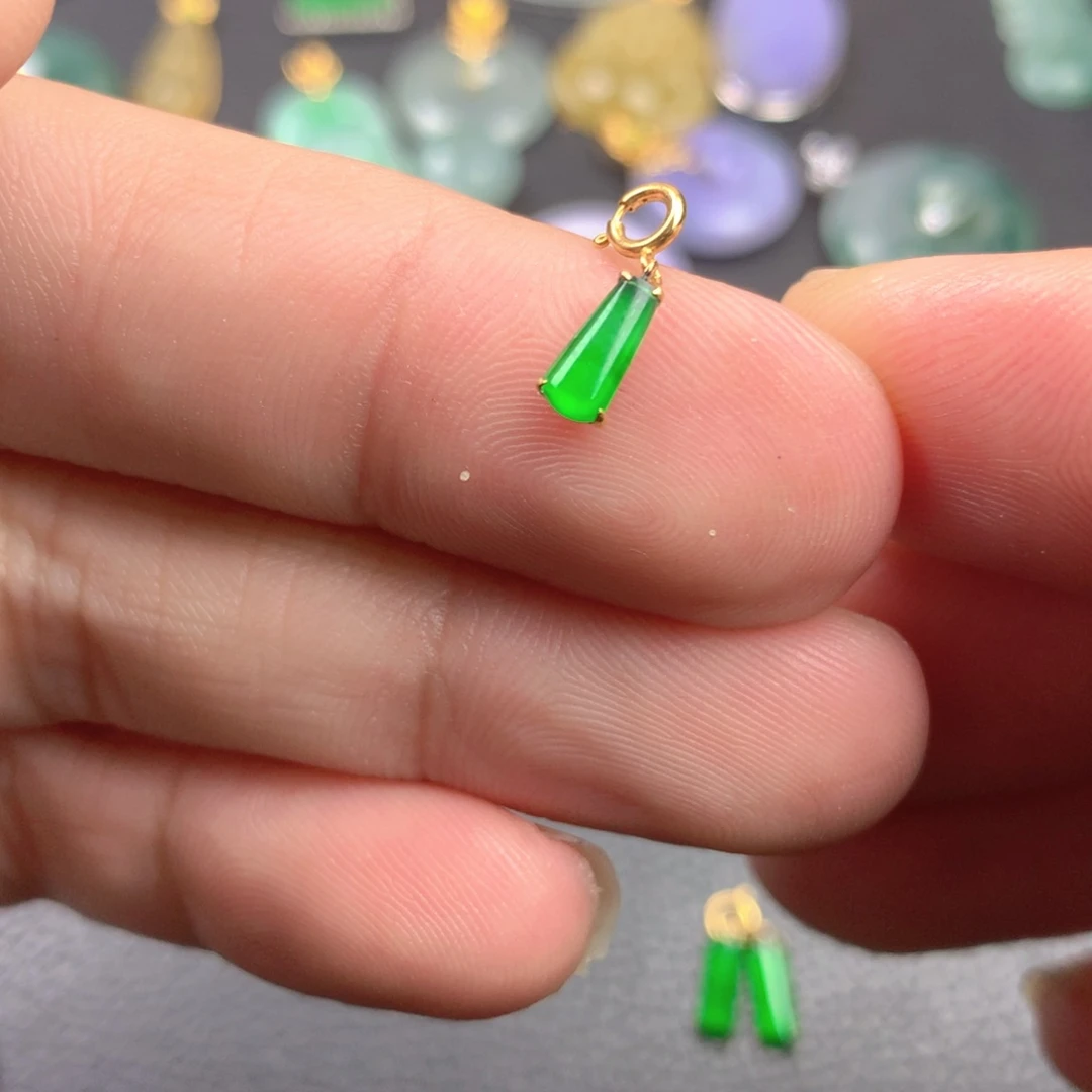 【闪购商品】颈饰18K金镶嵌翡翠翡翠