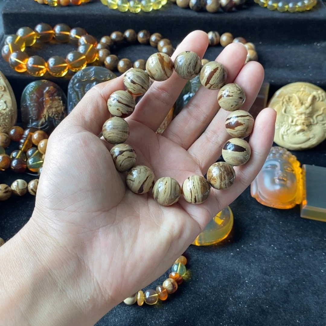 金***体琥珀未镶嵌珠宝奇石