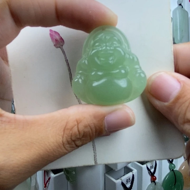 颈饰未镶嵌石英质玉