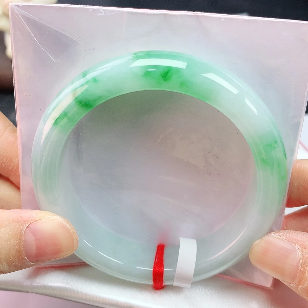 翡翠手镯未镶嵌54圈