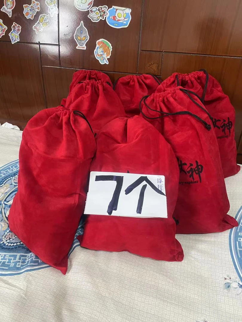 发7个【32*21】安克拉红绒布印字女神收纳袋