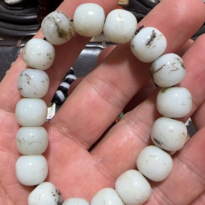 和田玉未镶嵌手串