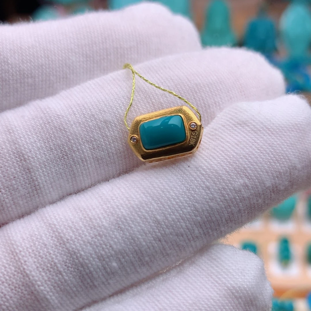 18K金镶嵌绿松石珠宝奇石1****人