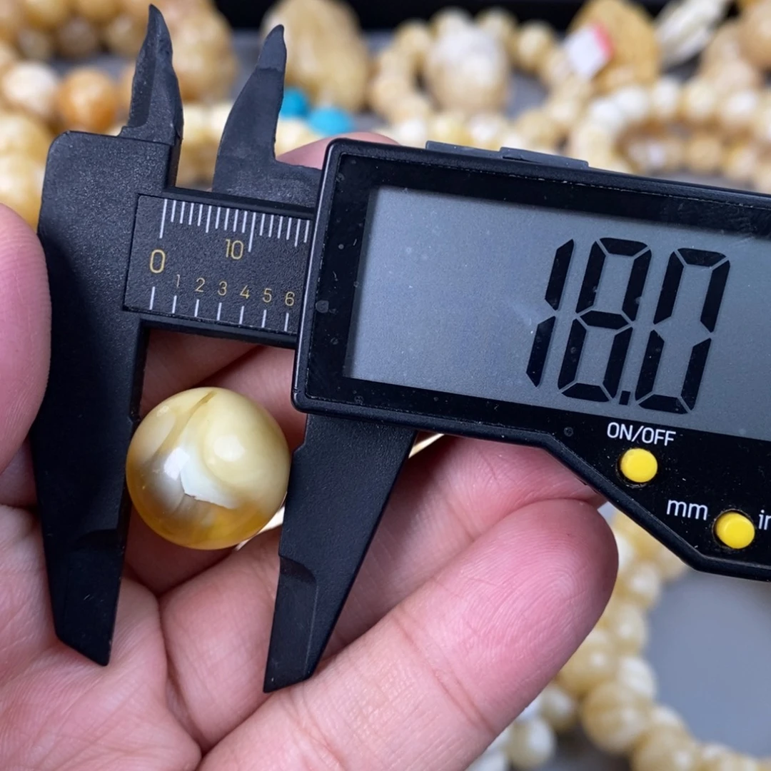蜜蜡未镶嵌珠宝奇石3.3g