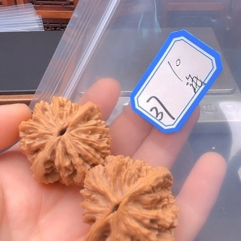 文玩核桃吊坠海****措虎头