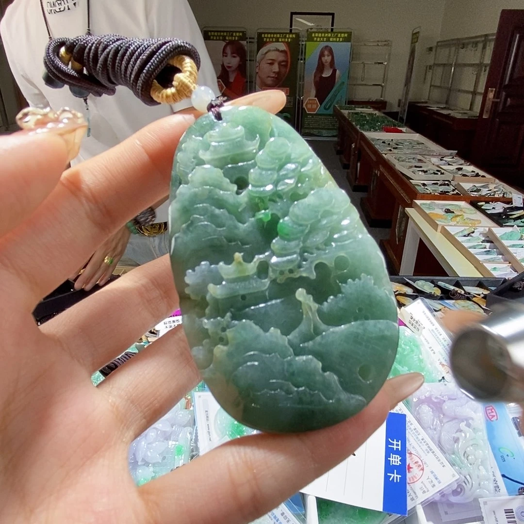 翡翠未镶嵌颈饰翡翠