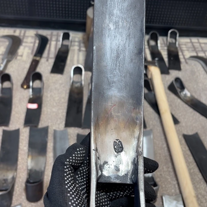 m***e龙泉手工制作工艺炮管锄头焊斧