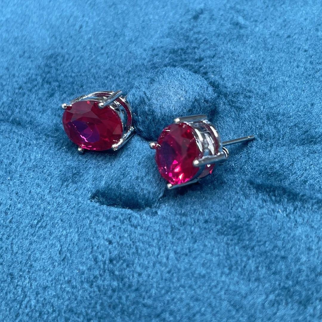 【南非库里南】NFKLN 高端奢华定制 红色四爪耳钉 551