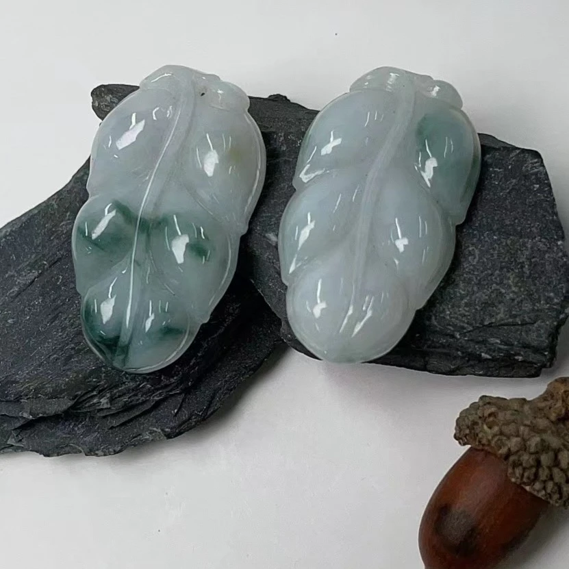 石惑珠宝*翡翠飘花叶子吊坠/多样性发一