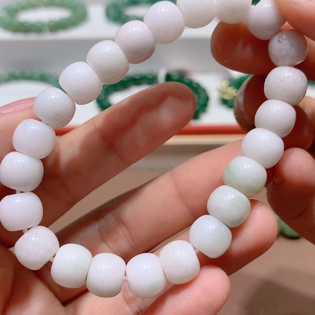 独山玉未镶嵌挂件