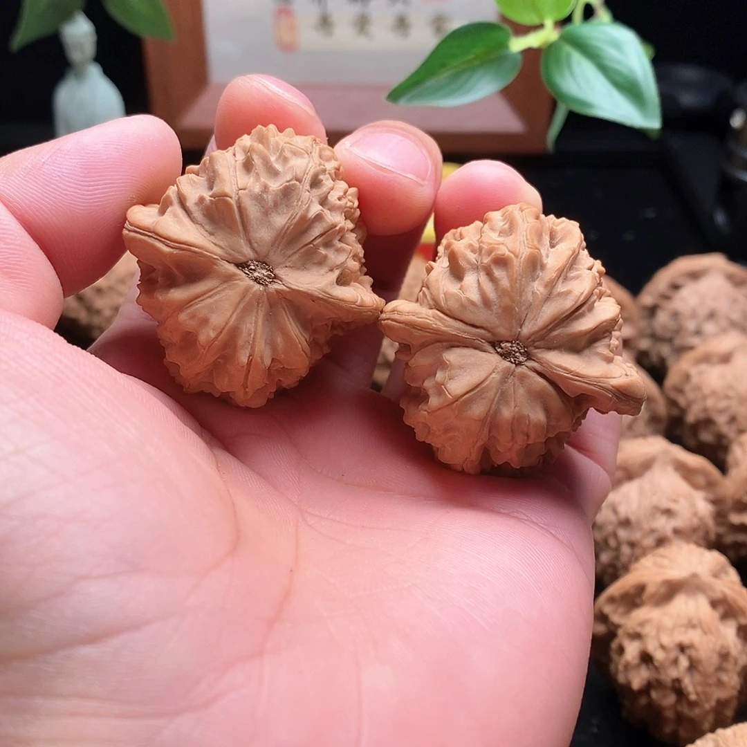 文玩核桃吊坠马老四40