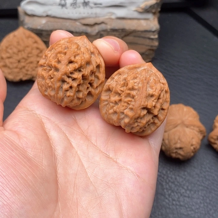 文玩核桃吊坠尺寸32野生