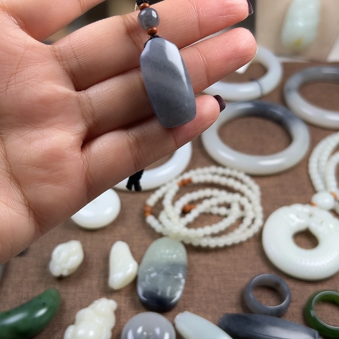 和田玉（糖玉）未镶嵌颈饰