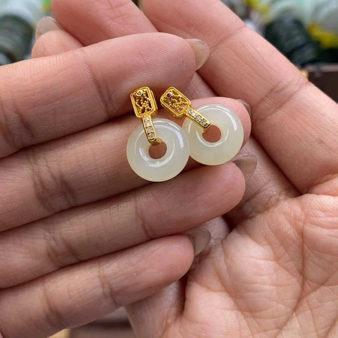 未镶嵌和田玉耳饰