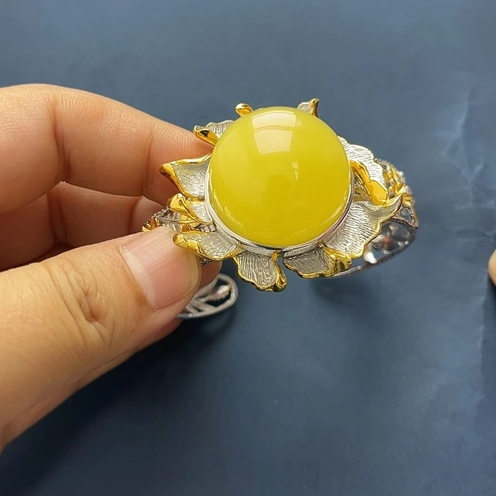 琥珀未镶嵌裸石手镯