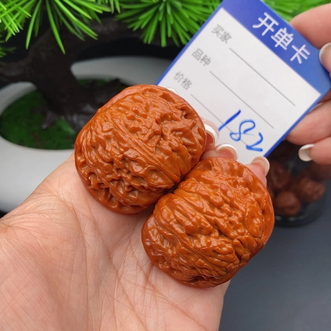 文玩核桃把件43闷白182
