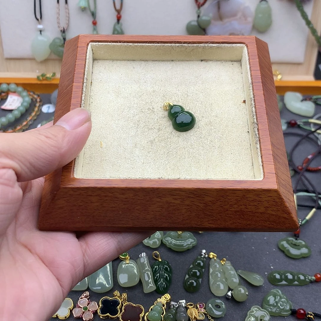 和田玉吊坠(不含链)18K金镶嵌