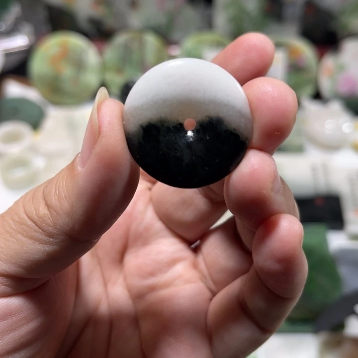 独山玉未镶嵌颈饰