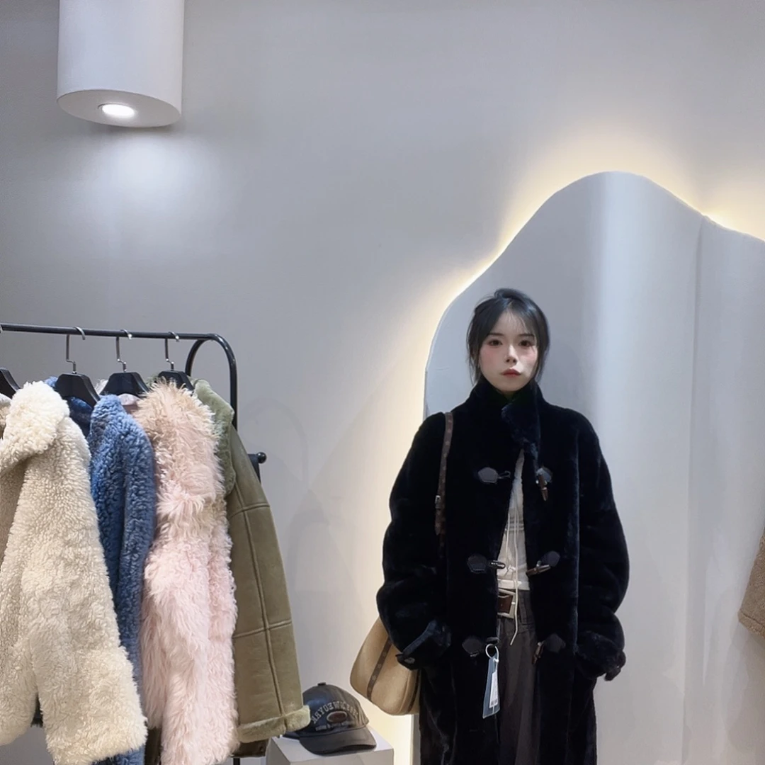 真皮皮毛一体外套226-1988。110斤内