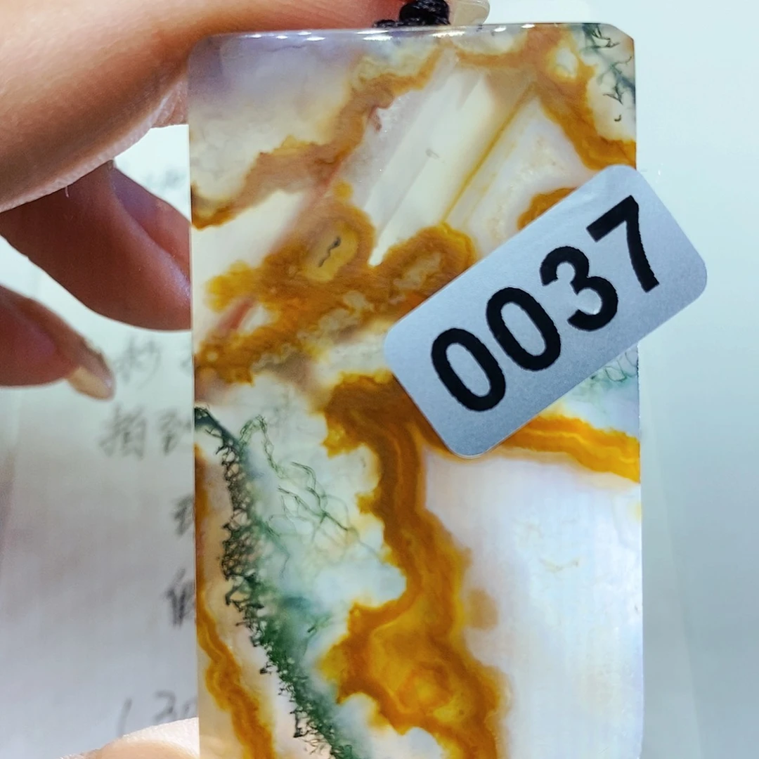 未镶嵌颈饰玛瑙/玉髓属**哥