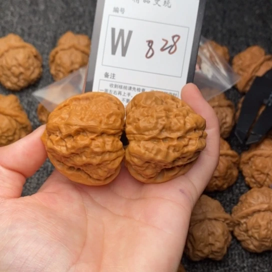 吊坠桃核我是第一百42