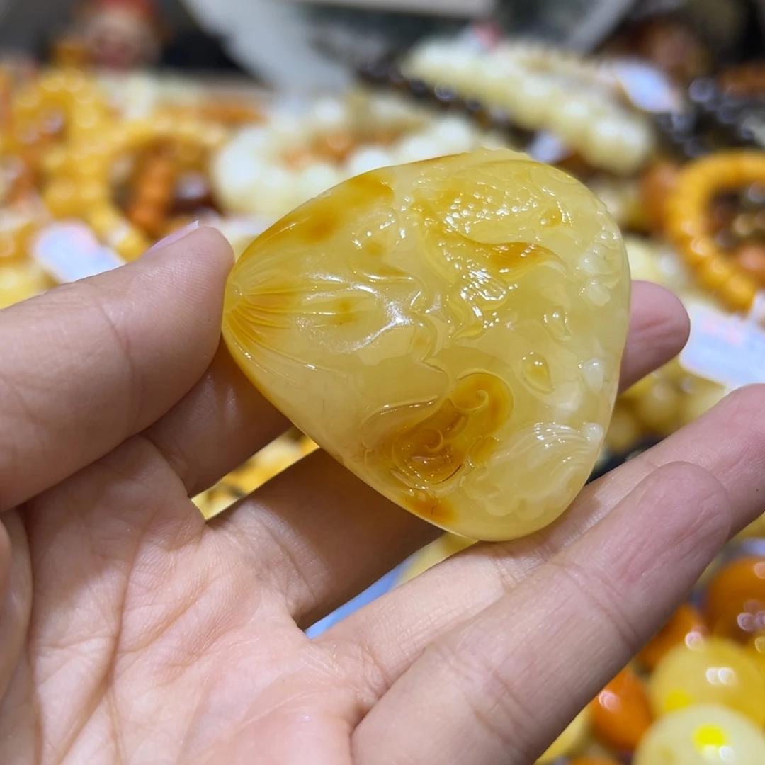 琥珀珠宝奇石未镶嵌