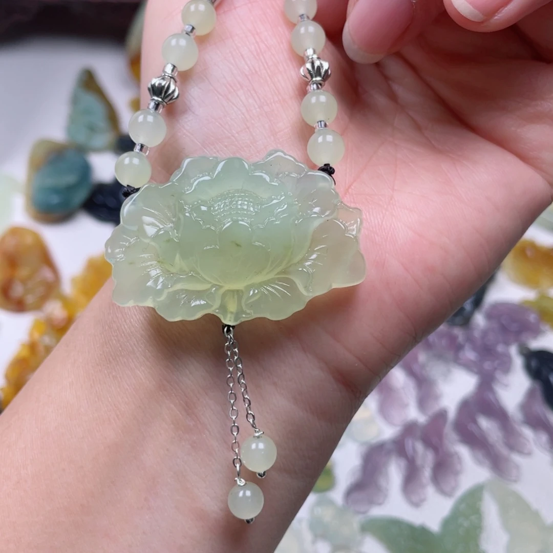 蛇纹石玉颈饰未镶嵌