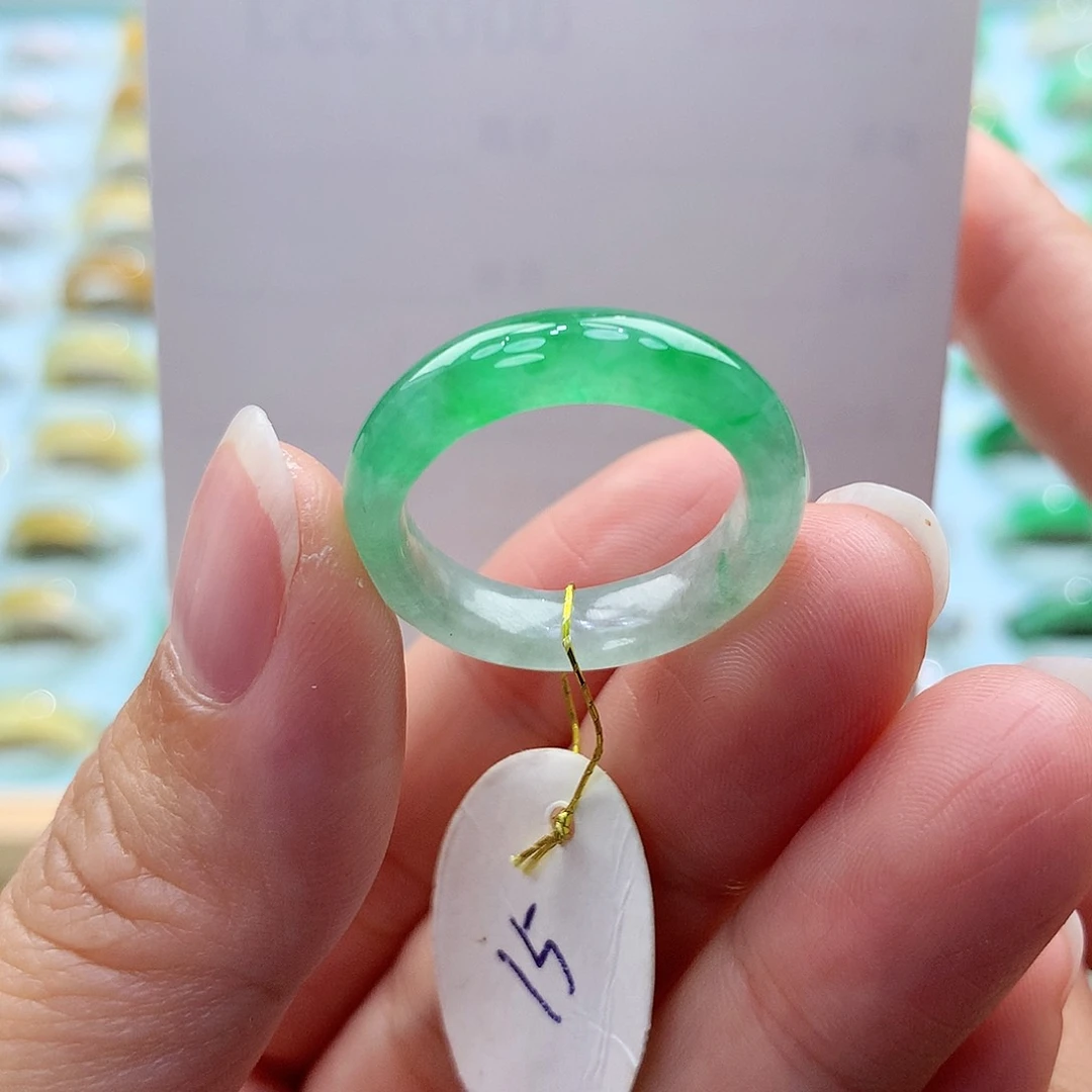 翡翠戒指未镶嵌秋***话15圈