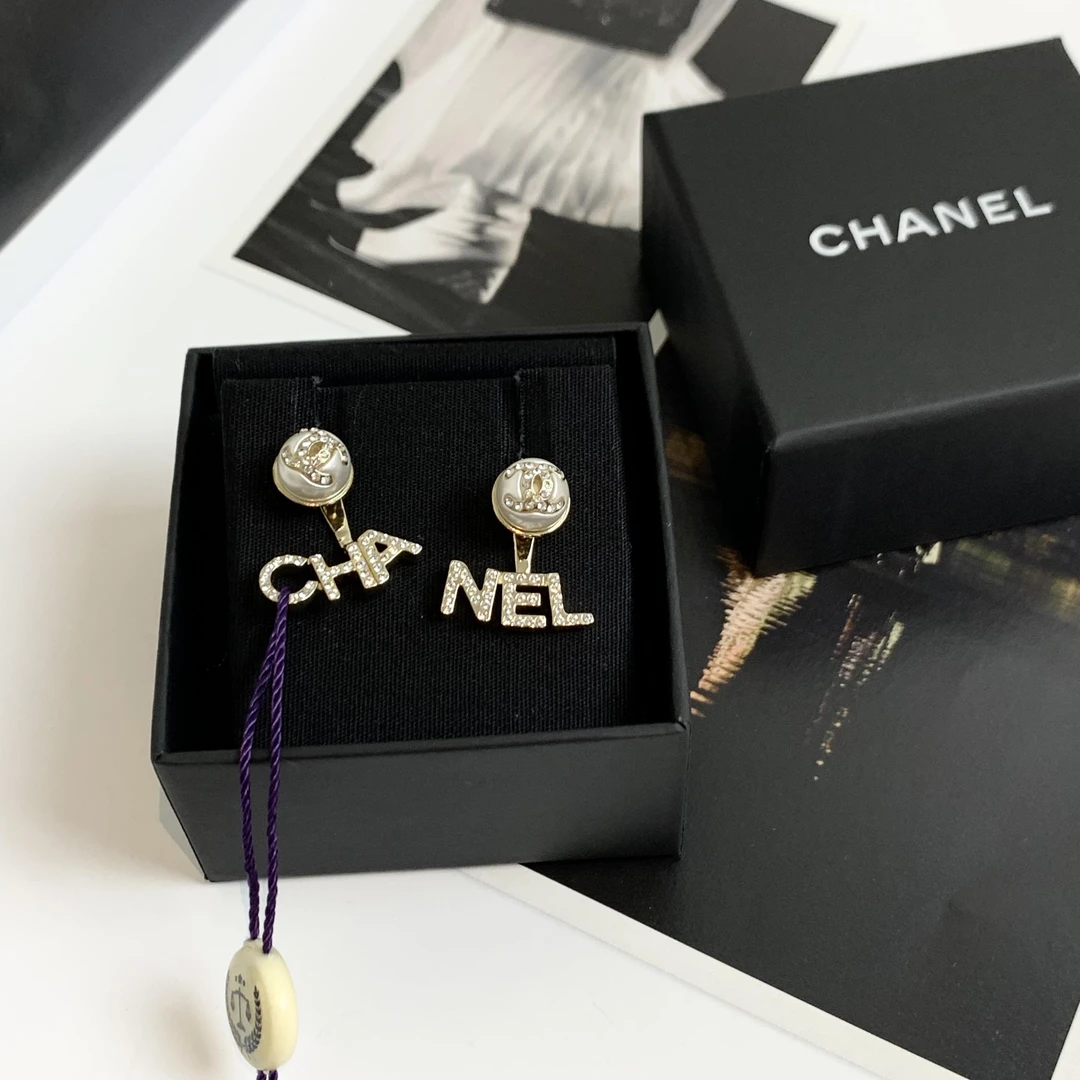 99新 Chanel/香奈儿 壹臻/22A淡金珍珠水钻字母耳钉 62822954