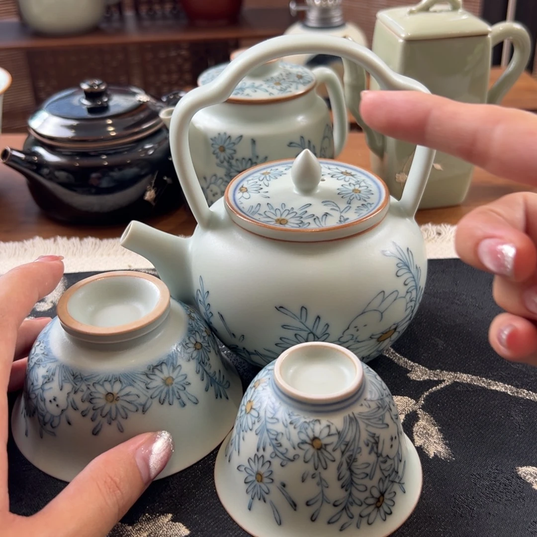 茶具等产品的生产和销售为一体