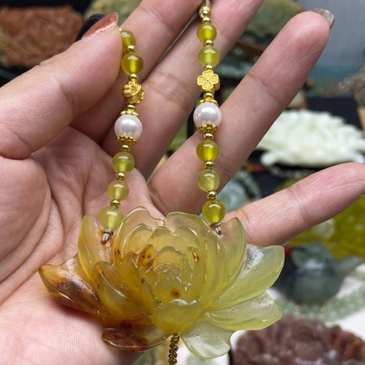 蛇纹石玉未镶嵌颈饰