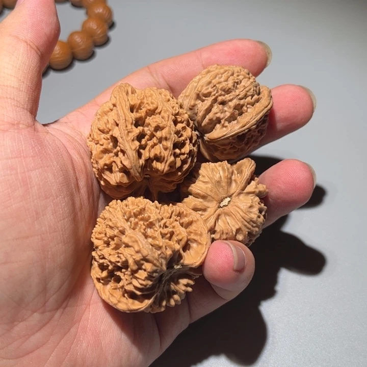 1***ᅠ桃核把件狮子头核桃