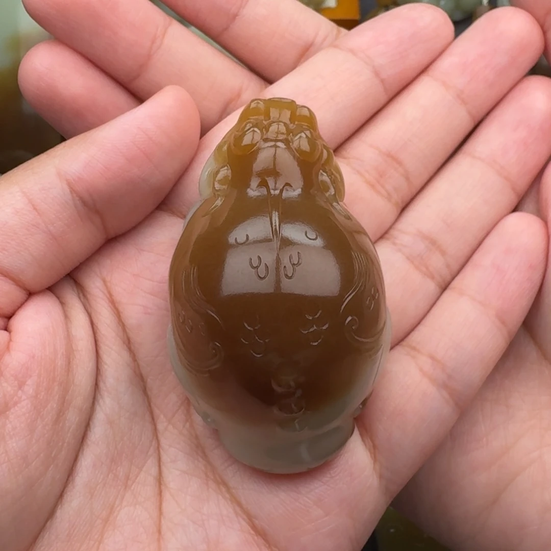 时***董颈饰未镶嵌和田玉