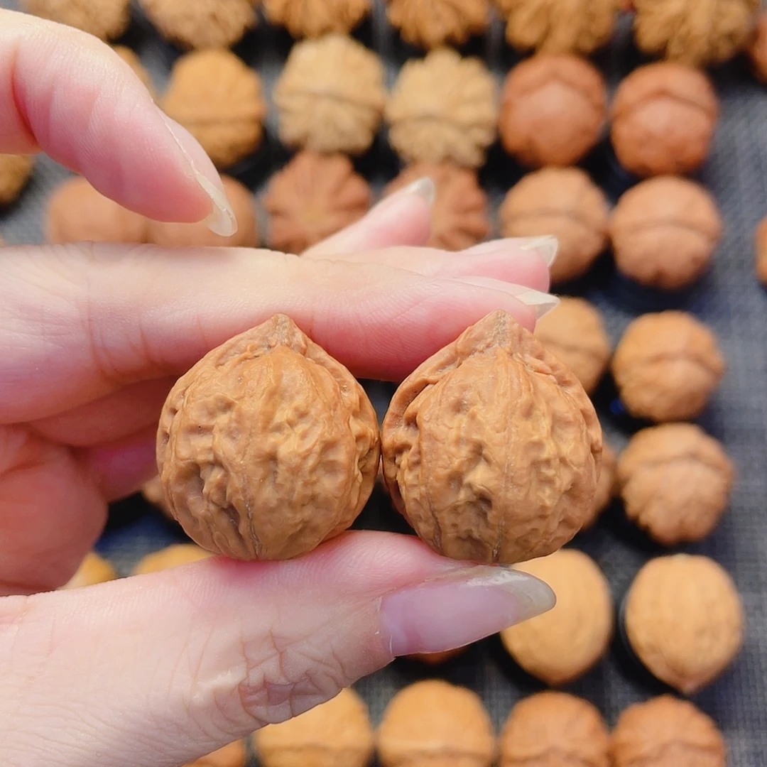 文玩核桃把件小石头