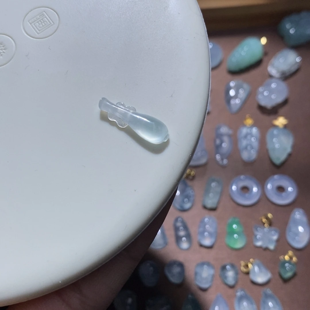 翡翠未镶嵌手链白冰花瓶