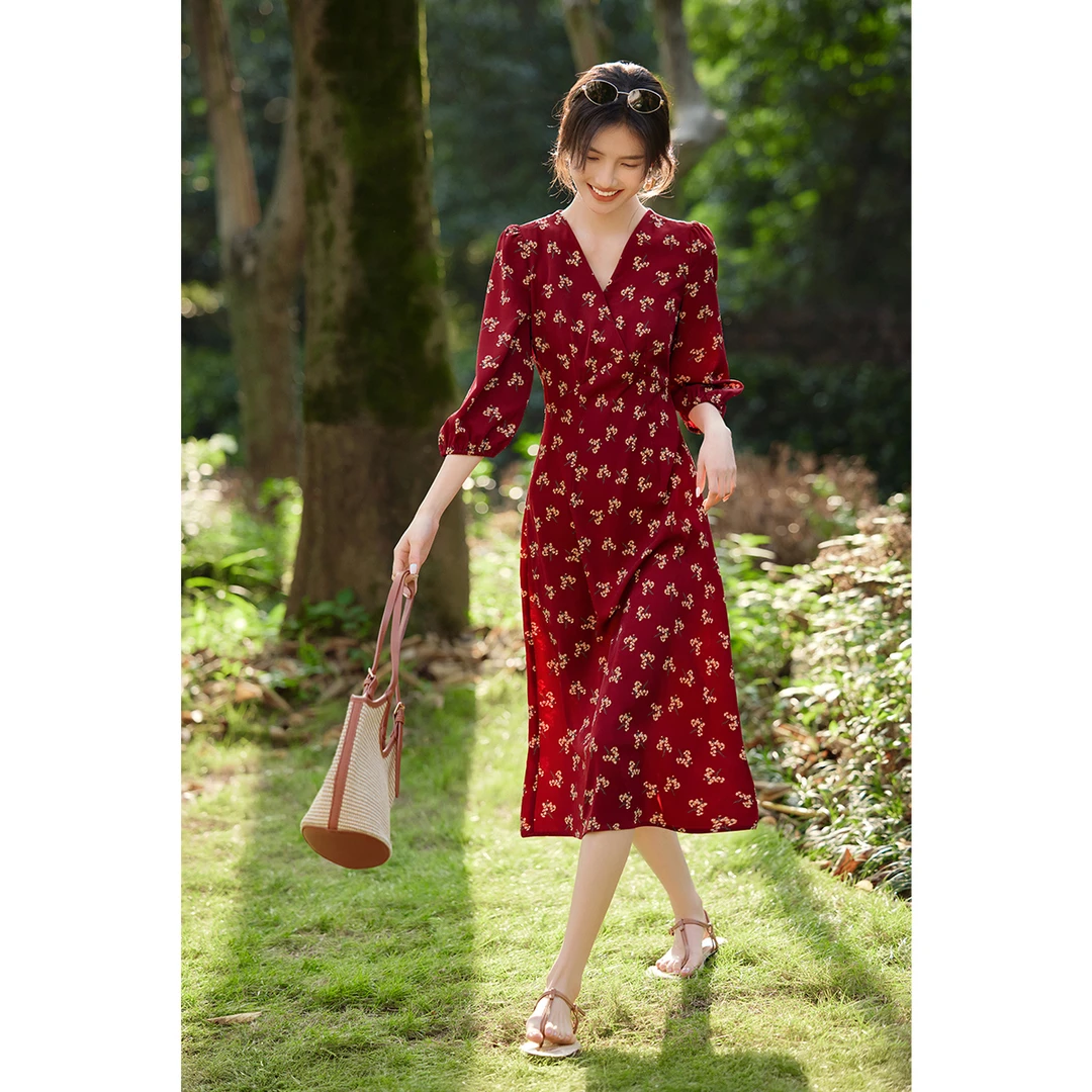 XWI/欣未法式优雅印花V领连衣裙2025春新款新年七分袖红色连衣裙
