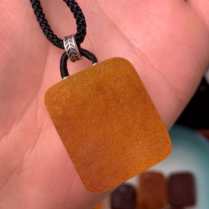 原皮无事牌留皮吊坠