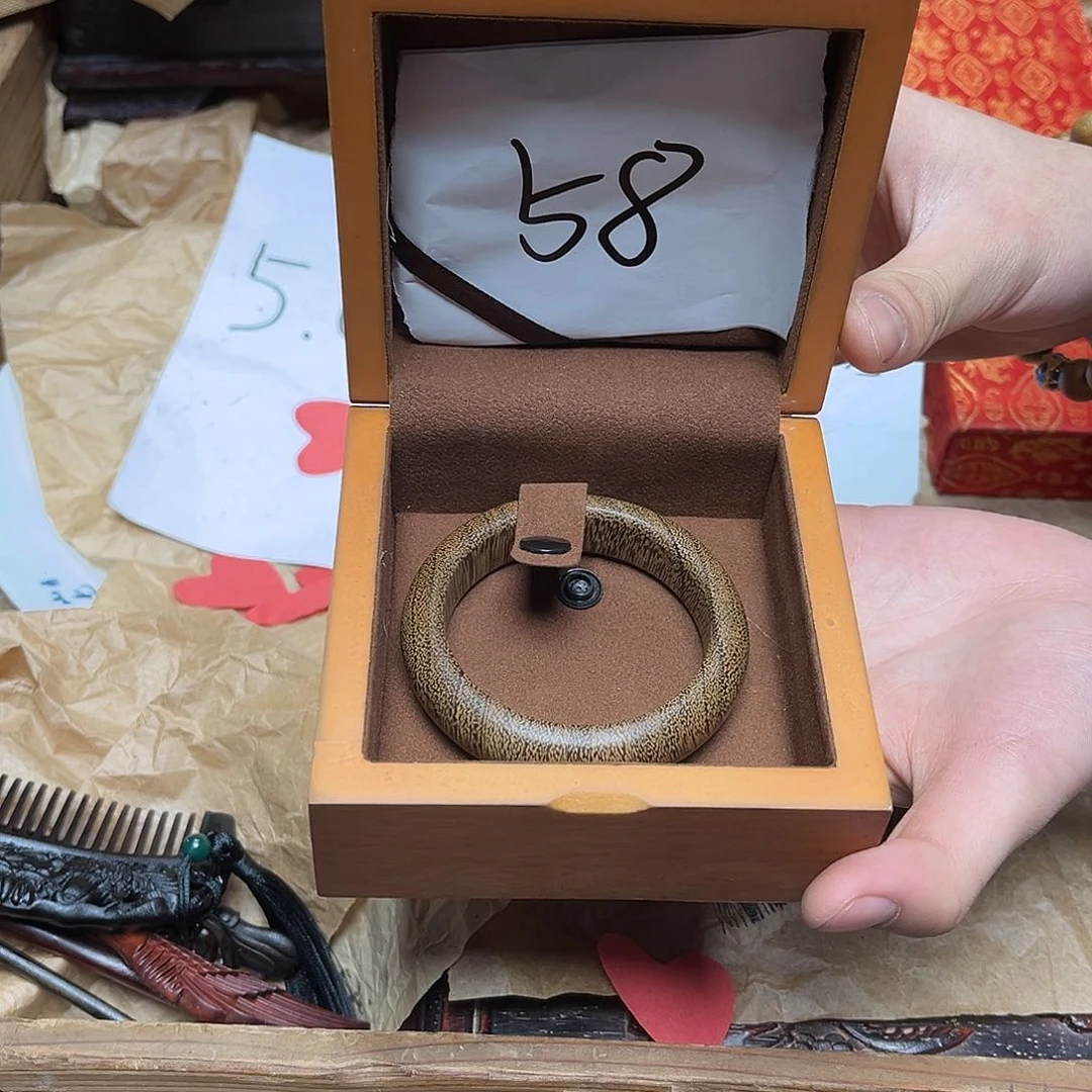 大叶紫檀（黑酸枝木类）