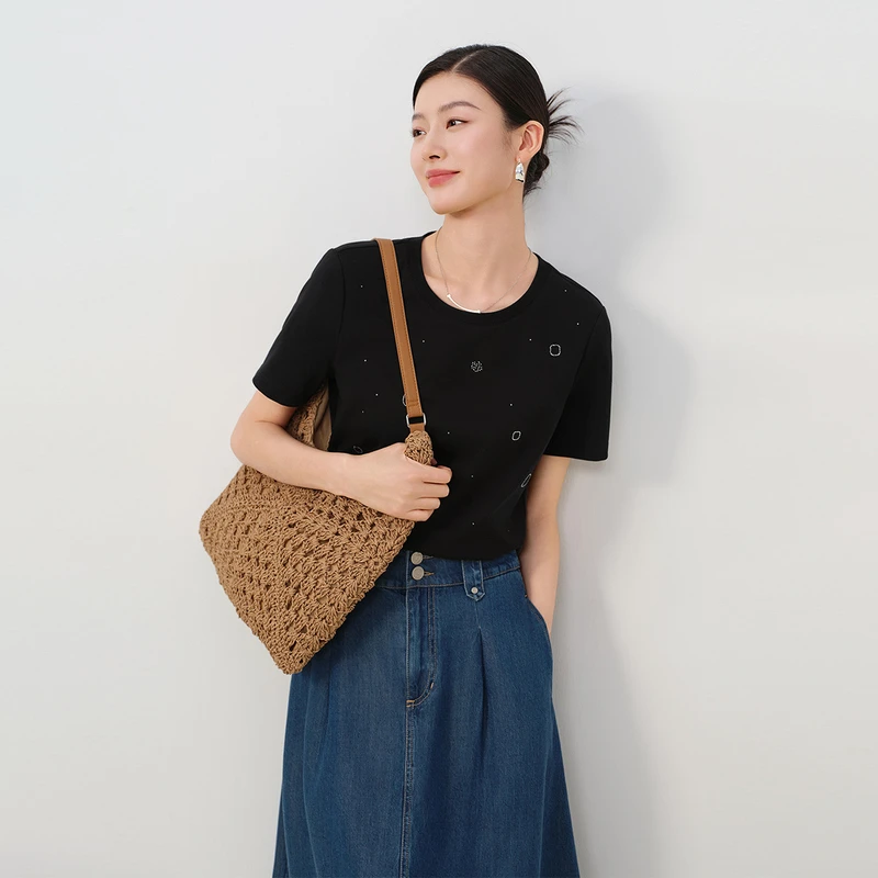 敦奴dunnu时尚小众气质短款T恤女士春夏圆领休闲黑色夏季FU230951