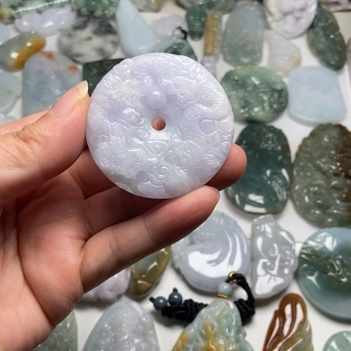 翡翠未镶嵌颈饰九龙扣72