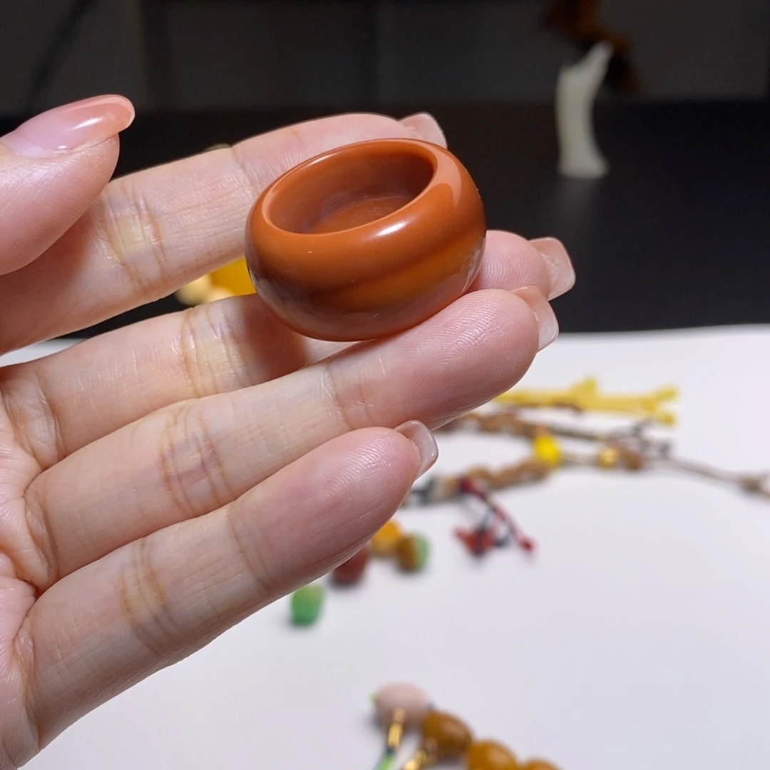 石英质玉（缅黄）未镶嵌颈饰