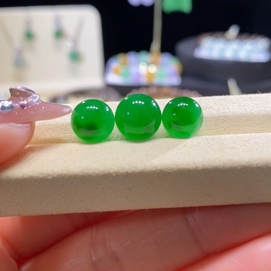 翡翠未镶嵌颈饰翡翠冰辣阳绿珠一首（可单颗出）