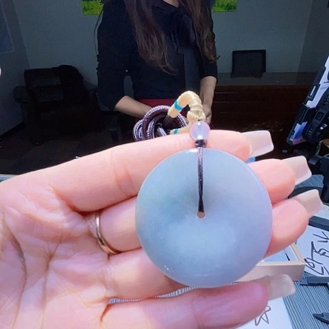 颈饰未镶嵌翡翠一个