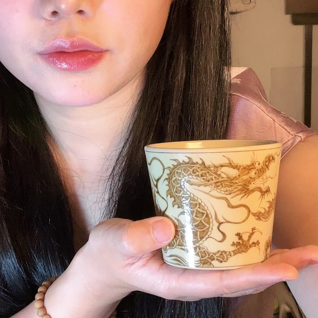 小*威杯子里的水都是我的