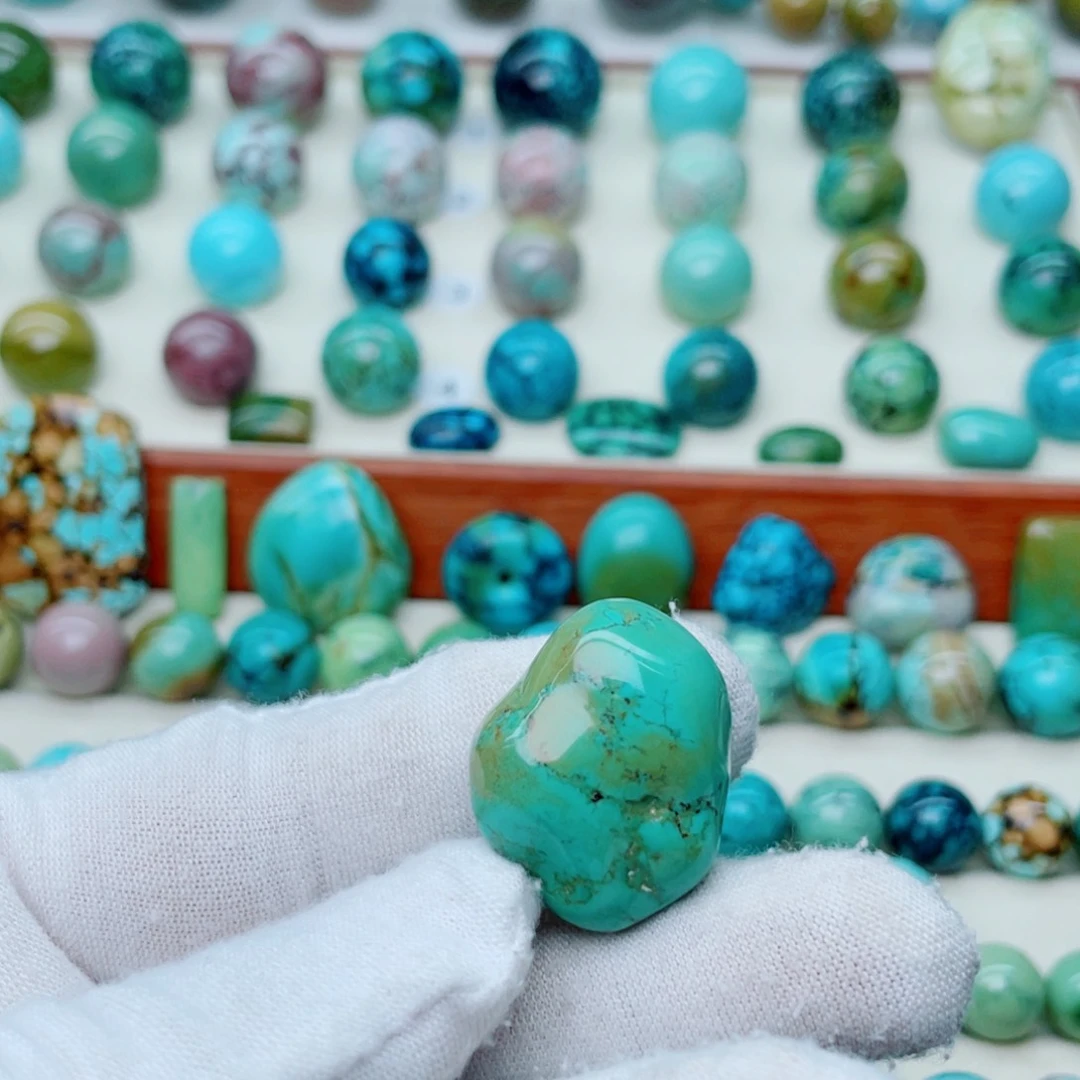 未镶嵌绿松石珠宝奇石