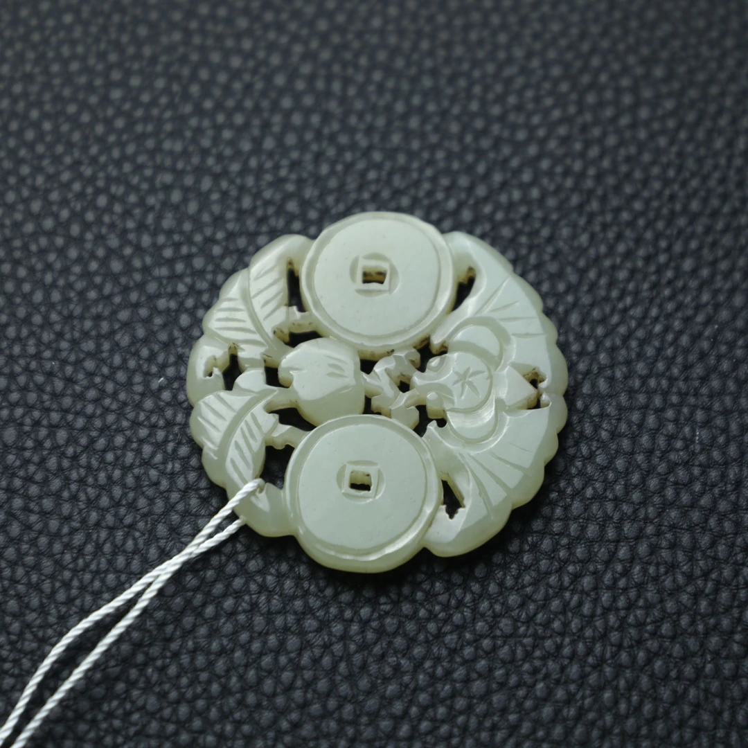 TCWWA07348清晚和田白玉福在眼前镂空佩