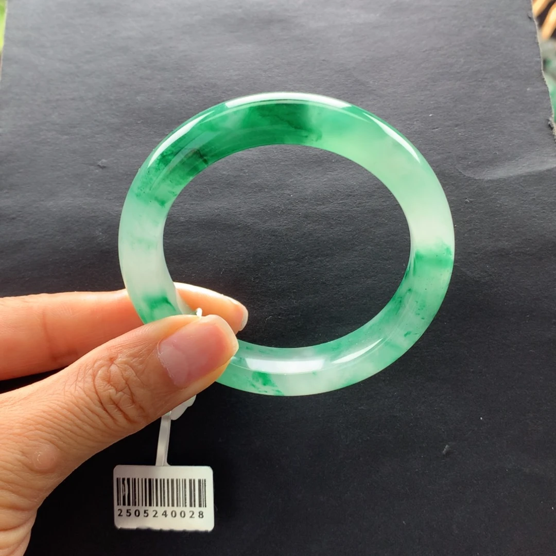 【闪购商品】石英质玉手镯未镶嵌小*